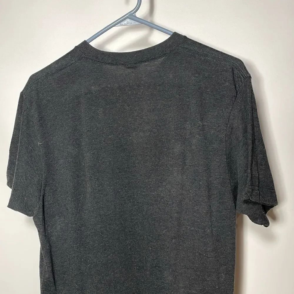 Woman’s graphic tee - Picture 6 of 7